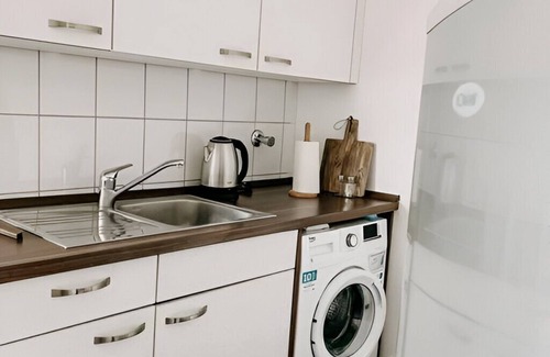 Frohnhausen Apartment | Central, spacious, close to the trade fair! BE2R
