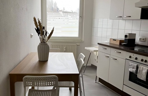 Frohnhausen Apartment | Central, spacious, close to the trade fair! BE2R