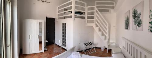 Corso dei Mille - Sant'Erasmo House | Central Station