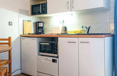 Brides-les-Bains Apartment | Central Studio with Balcony, Wi-Fi, Parking Near Thermes and Ski Lift in Brides-les-Bains