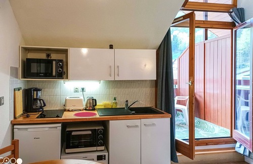 Brides-les-Bains Apartment | Central Studio with Balcony, Wi-Fi, Parking Near Thermes and Ski Lift in Brides-les-Bains