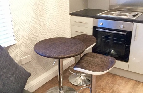 Smethwick House | Central Stylish Townhouse 3 separate flats in single block for upto 10 people