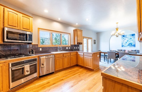 Breckenridge House | Central to Breck/Copper/Keystone with hot tub + EV