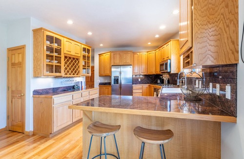 Breckenridge House | Central to Breck/Copper/Keystone with hot tub + EV