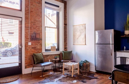 Covington Apartment | Central Urban Flat - Near the Best of Covington!
