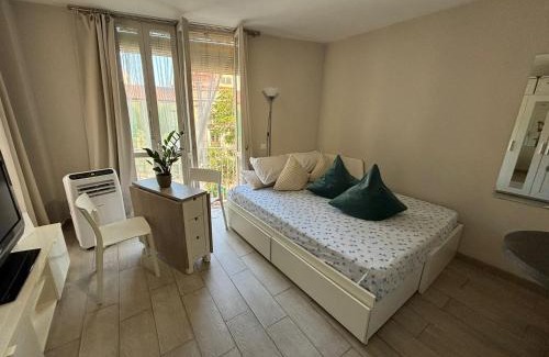 Old Town Apartment | Central with charm and sea views