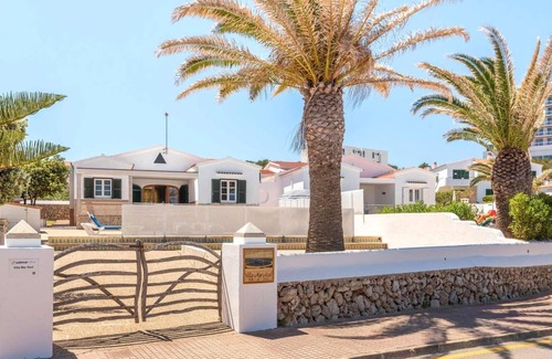 Arenal d'en Castell Villa | Centrally located villa ideal for the beach.