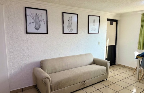 Morelia Apartment | Centrally located apartment on the banks of the river