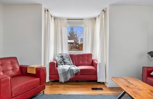 Wellington Cottage | Centrally Located Cottage in Wellington