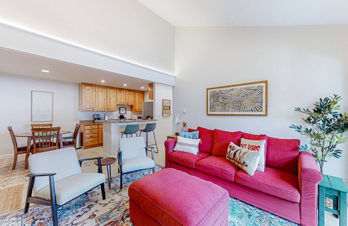 Avon Condo | Centrally located condo with balcony, deck, & W/D - walk to ski lifts