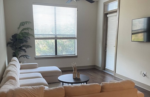 Woodlake - Briar Meadow Apartment | Centrally Located Cozy condo