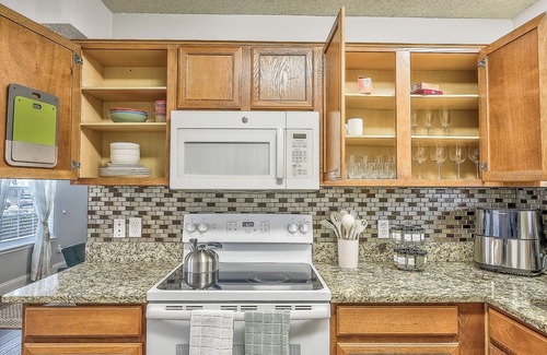Irving House | Centrally Located DFW Retreat