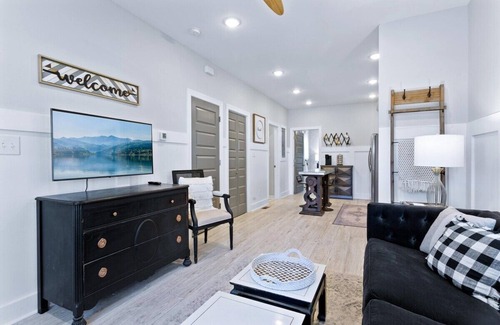 Downtown Apartment | Centrally located downtown 1/1, perfect for traveling workers