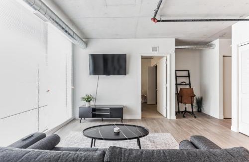 Gateway District Apartment | Centrally Located DT Luxury Apts at City Club