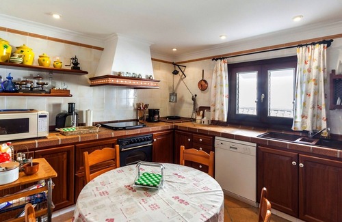 Cala Ratjada House | Centrally Located Holiday Home Near the Beach – Casa Amorós