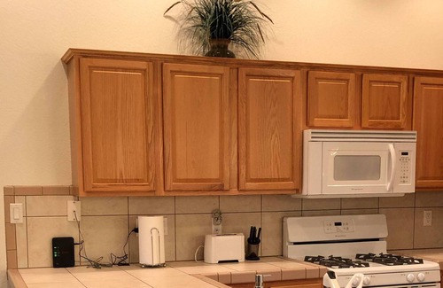 Fort Mohave House | Centrally Located Family Retreat | Backyard+Pkg
