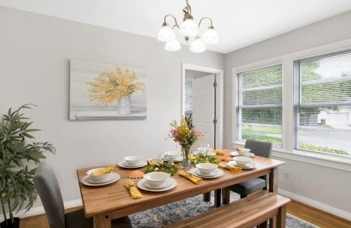 Mobile House | Centrally Located Midtown Cottage-HistoricDistrict