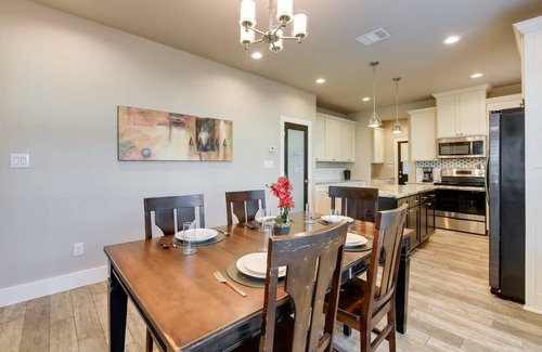 Eastside Promise Neighborhood House | Centrally Located Stunning 3BR 2BA Near Downtown