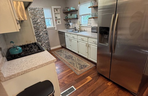 Sioux Falls House | Centrally located spacious 5-bedroom house in Sioux Falls, near everything!