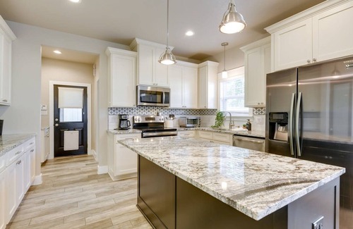 Eastside Promise Neighborhood House | Centrally Located Stunning 3BR 2BA Near Downtown