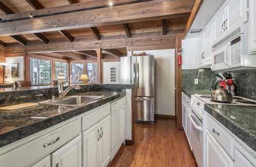 Tahoe Tavern Condo | Centrally Located Tahoe Taverns Condo, Close to Tahoe City & Skiing at Alpine and OV!