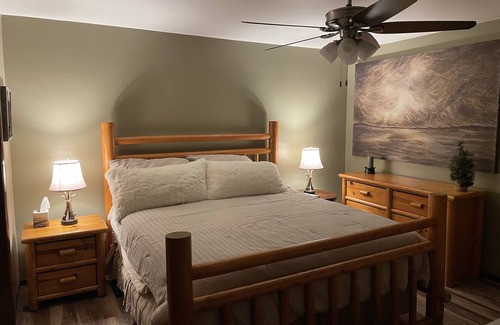 Mammoth Lakes Condo | Centrally Located, Walk to shuttle stops and grocery stores, Sleeps 6