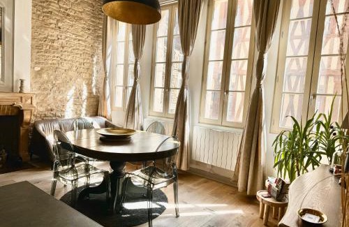Old Town Apartment | Centre historique de Dijon "Le Lion des Ducs" et "Le Lion des Ducs with Terrace"