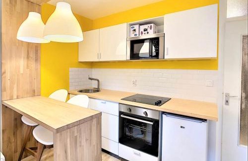 Saint-Gervais-les-Bains Apartment | Centre Saint-Gervais studio Jaune moderne proche télécabine 2 pers
