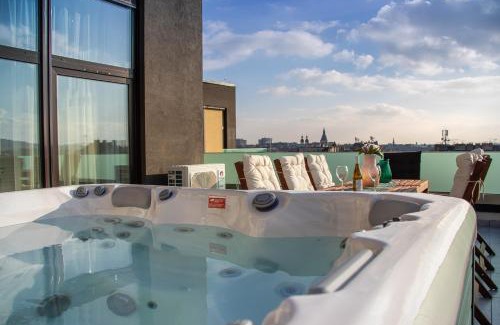Csarnok negyed Apartment | Centropolitan Penthouse I JACUZZI I FreeParking I Self Check-In