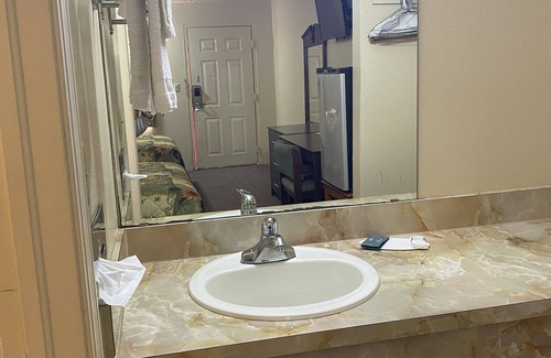 Marlow Hotel | Century inn motel