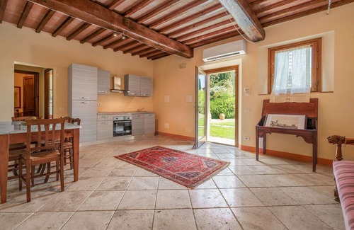 San Gimignano Apartment | Cerreto Di Castro Apartment with Pool Ap. 3