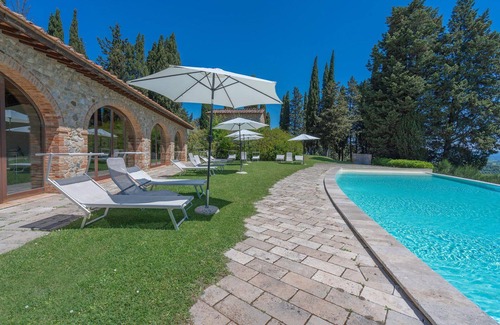 San Gimignano Apartment | Cerreto Di Castro Apartment with Pool Ap. 3