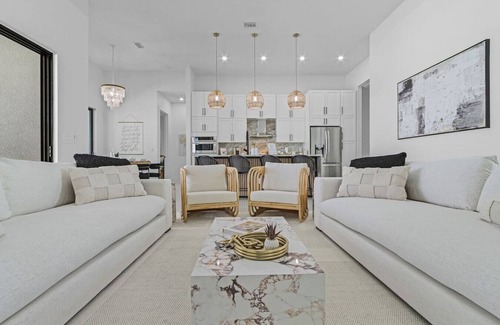 Pelican Apartment | CF(JEN) - 1923 SW 27th Terrace (3B+D)