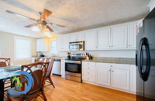 Cherry Grove Beach Condo | CG Cottage Up