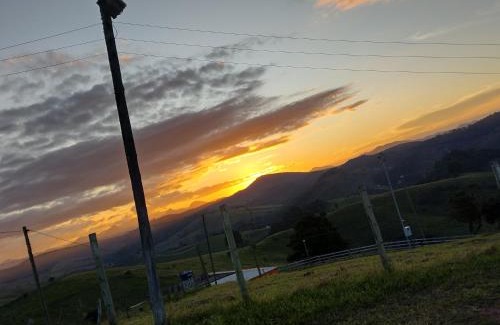 Liberdade House | Chácara por do sol