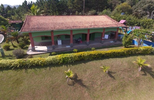 Mairinque House | Chácara Sossego com Wi-Fi, TV a Cabo e Piscina com Toboágua