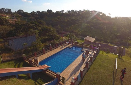 Mairinque House | Chácara Sossego com Wi-Fi, TV a Cabo e Piscina com Toboágua