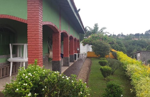 Mairinque House | Chácara Sossego com Wi-Fi, TV a Cabo e Piscina com Toboágua