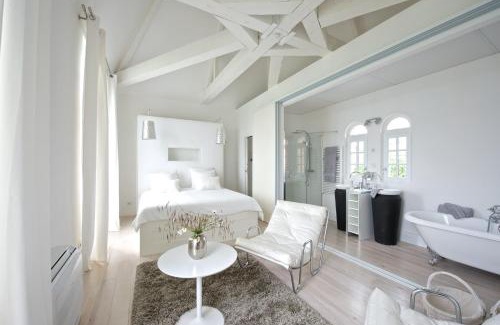 Bugnein Bed & Breakfast | Château de Baylac