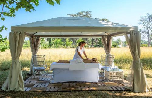 Le Puy-Sainte-Reparade Hotel | Château de Fonscolombe