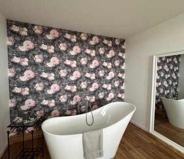 Chazemais House | Château de la Bouchatte chambre les Roses