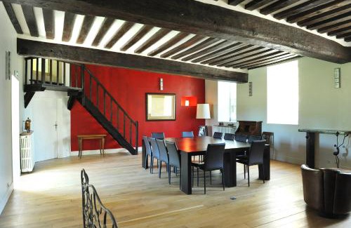 Vitry-aux-Loges Villa | Château de Vaux