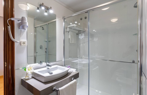 Sancibrian Hotel | Château La Roca