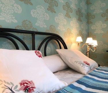 Bertrix Bed & Breakfast | Château Les Tourelles