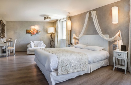 Saint-Geniez-d'Olt Hotel | Château de la Falque, The Originals Relais