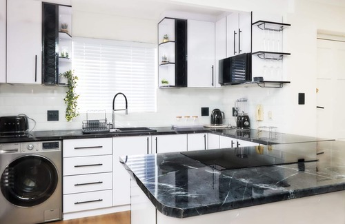 West Beach Apartment | Charming 1-bedroom apartment in lovely Cape Town with WiFi