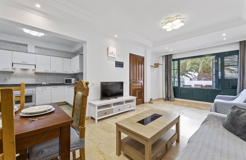 Costa Teguise Ski Chalet | Chafarí Garden - Costa Teguise - Holiday Home in Lanzarote