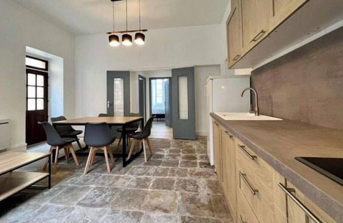 Saint-Cyprien Apartment | Chai Merlot 2-bedroom apartment