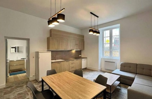 Saint-Cyprien Apartment | Chai Merlot 2-bedroom apartment