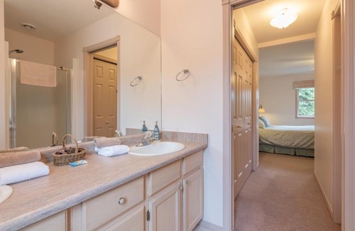 Silver Star Mountain House | Chakra Chalet